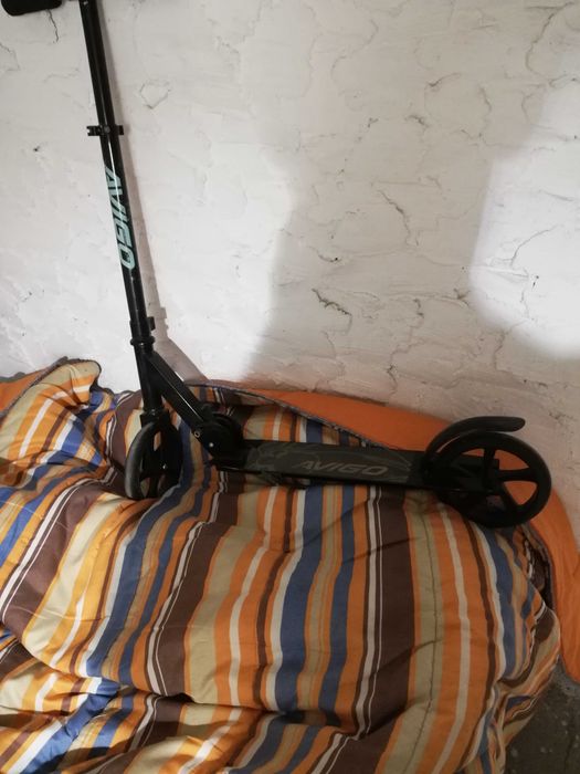 vendo trotinete em excelente condicoes,dobravel para caber em qualquer sitio