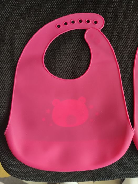 2 Silikonowe śliniaki różowe dla dziewczynki