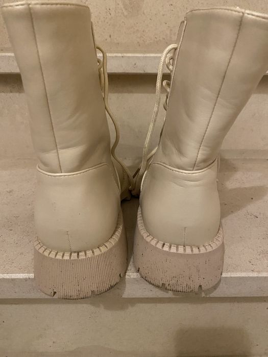 Botas brancas cano baixo