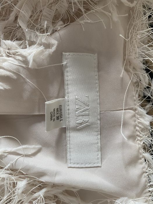 Стильна шубка від Zara