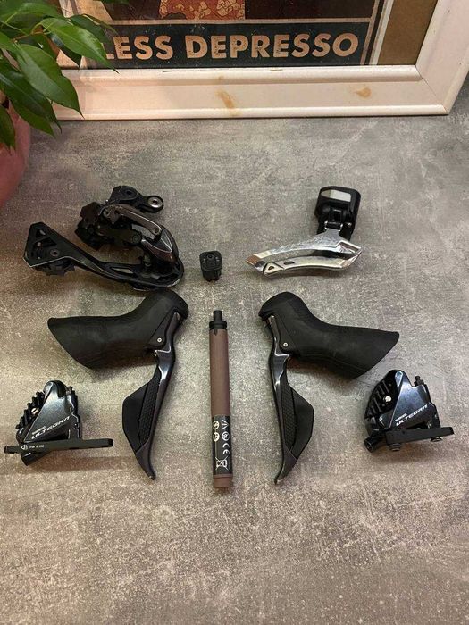 Shimano Ultegra Di2 R8070 2x11