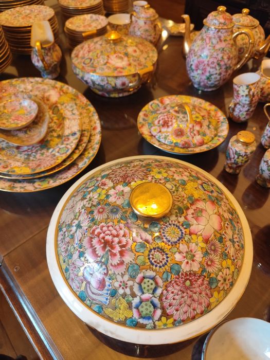 Serviço de porcelana chinesa Millefleurs – Fabricado em Macau