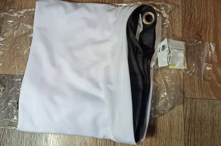 Проекционный экран для проектора 84 дюйма (16:9) белый с окантовкой