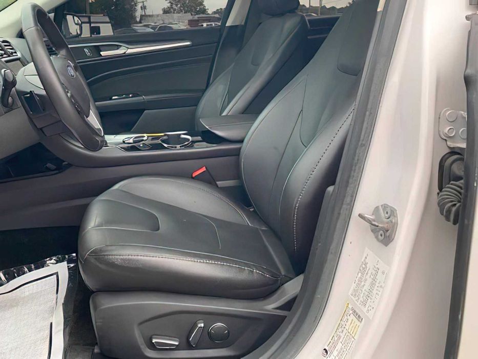 Ford Fusion Titanium      2016