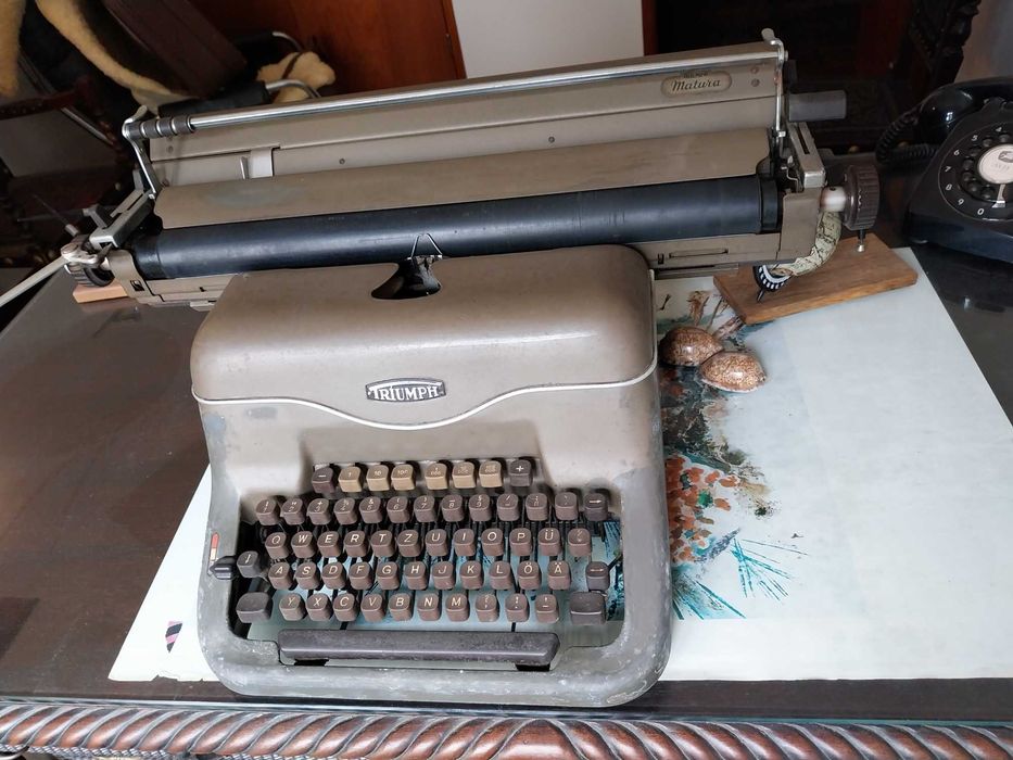 Maquina de escrever antiga
