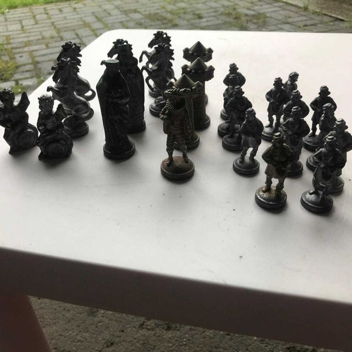 Stare metalowe figurki