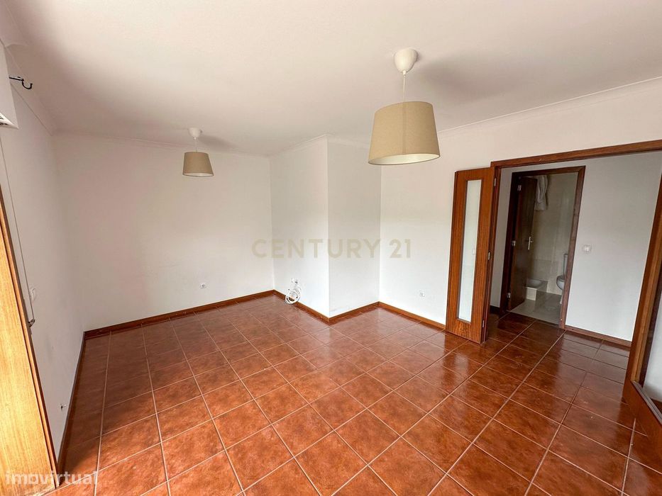 T2 ultimo piso junto ao centro- paredes