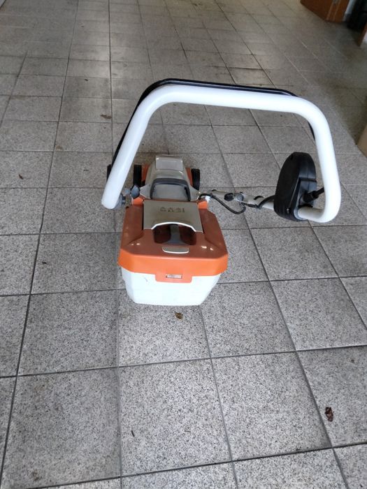 Corta relvas a batrrial STIHL