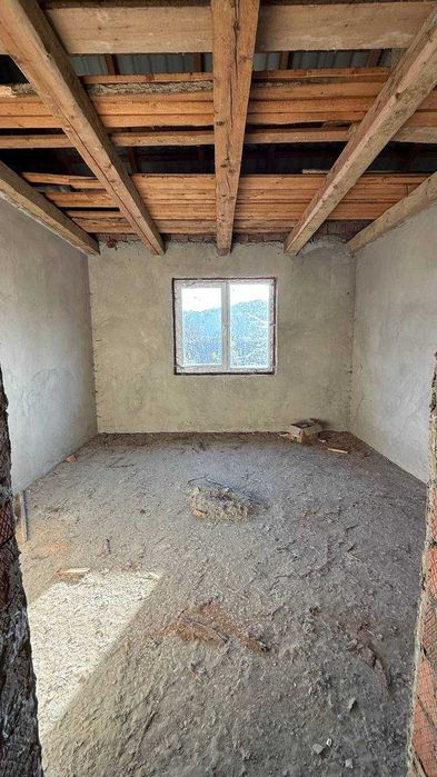 Продаж будинку в мальовничому місці — с. Коростувата