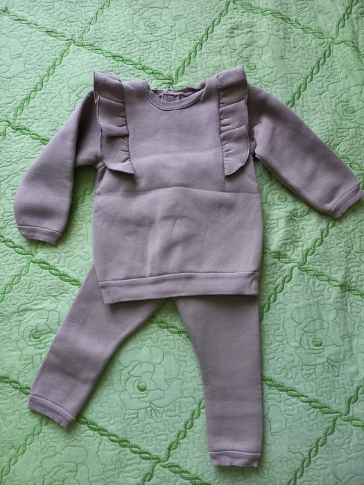 Костюм для дівчинки. Дуже гарний. 86-92