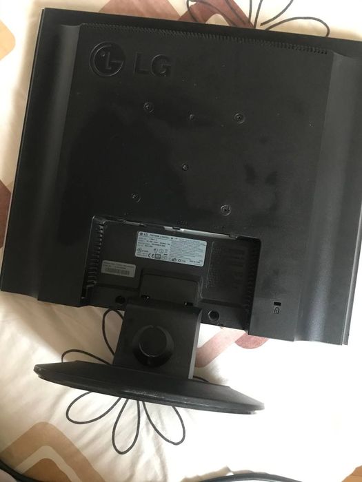 Монітор LG flatron L1932TQ