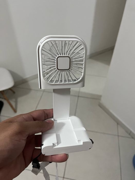 Складаний міні-вентилятор F30 ручний/настільний чотиришвидкісний з дис