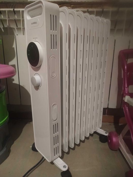 Масляный обогреватель 9-секционный Luxell LUX-1225, Белый