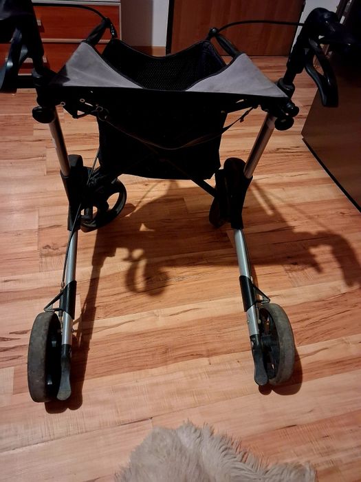 Chodzik rehabilitacyjny dla seniora