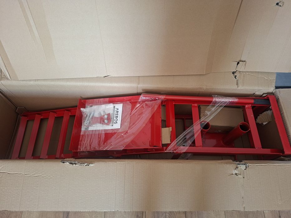 1 sztuka rampy  załadunkowej samochodowej Arebos