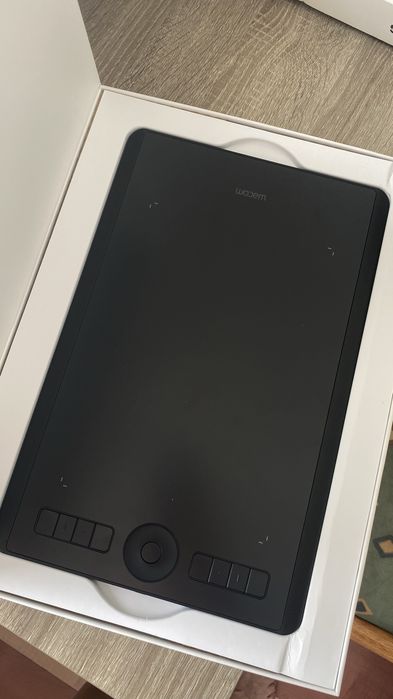 Wacom Intuos Pro M PTH-660