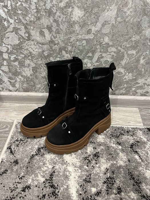 Зимові натуральна замша 37розмір