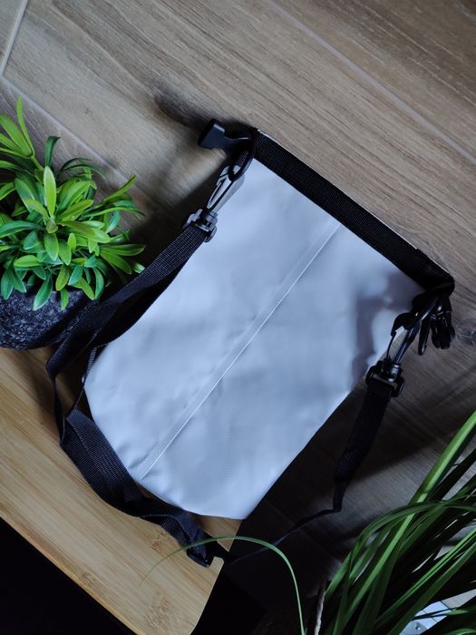 Bialy worek plecak wodoodporny 2 litry