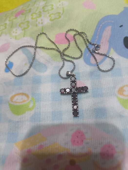 Naszyjnik z krzyżem