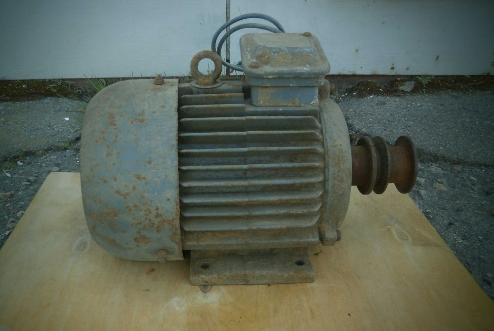 Мотор от циркулярки 220 - 380 В 35 кг СССР