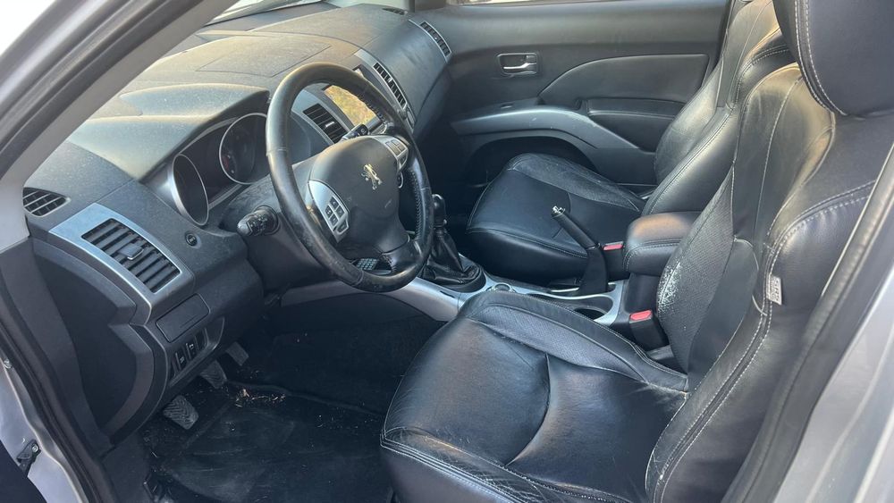 Peugeot 4007 2,2 HDI 4x4 7 lugares ( avariado )