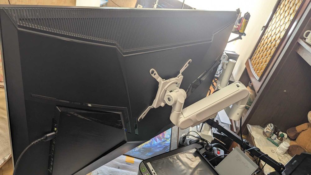 Монітор 43" AORUS FV43U 4K 144Hz