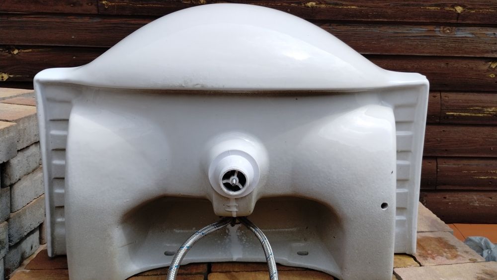 Umywalka z baterią 65x44,5