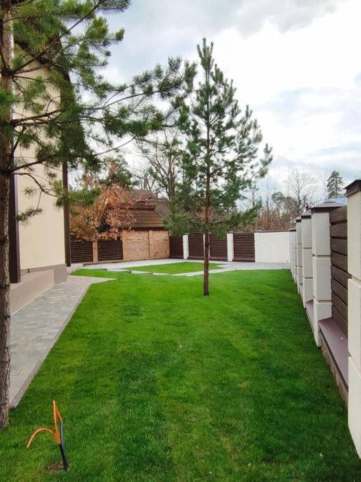 Продам будинок в санаторно-курортній зоні м. Києва (Пуща-Водиця )