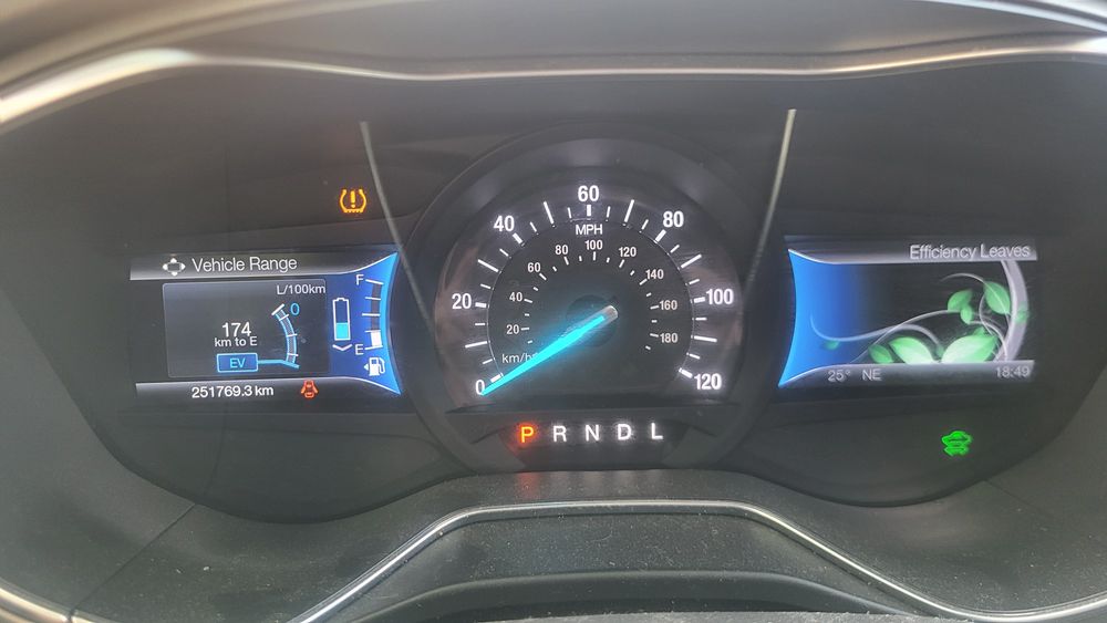 Продам власний Ford Fusion Hybrid SE