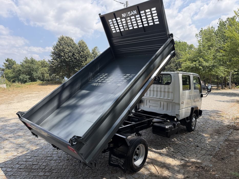 Nissan Cabstar Tri-Basculante 3.0 80.000km