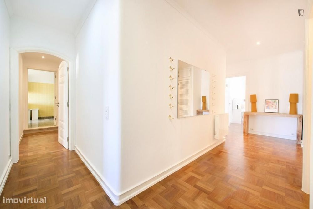 Quarto - localizado em Entrecampos Lisbon