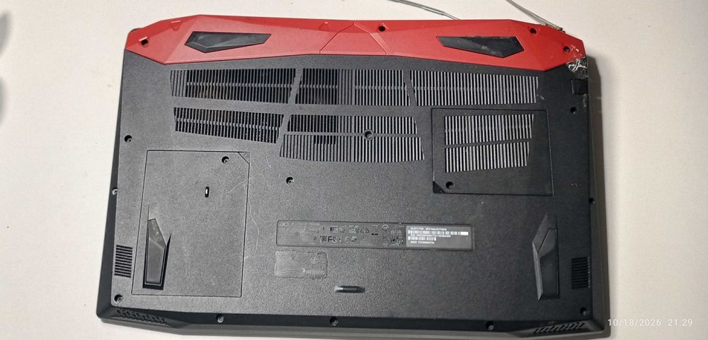 Acer Predator Helios 300 Gaming (Falha Alimentação / Peças) + Carregador