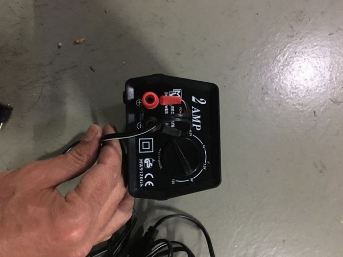 Power Supply MW de 2 amperes regulável a 4,5V, 6V, 7,5V, 9V e 12V64575366442371120