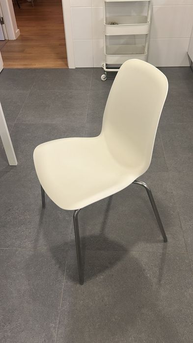 Mesa de Cozinha IKEA (120cmx75cm) + 3 cadeiras