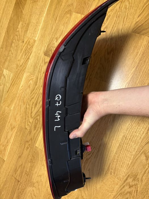 Задній лівий стоп на audi q7