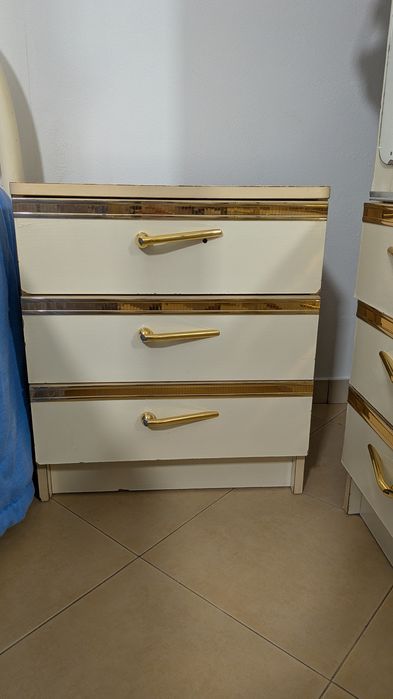 Quarto antigo completo