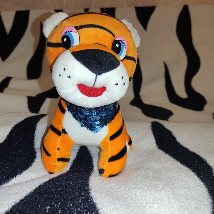 Продам две мягкие игрушки тигрёнок