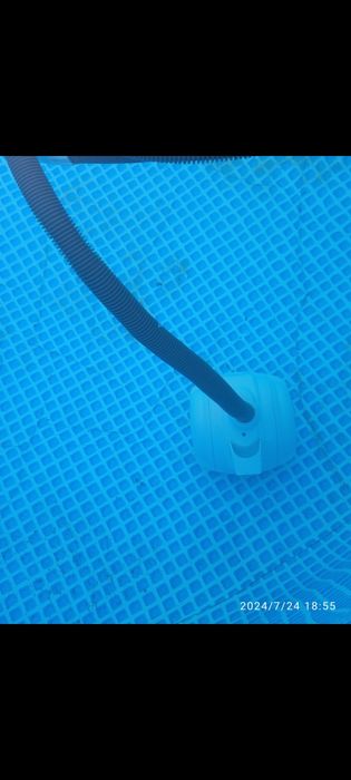 Piscina Intex com vários acessórios