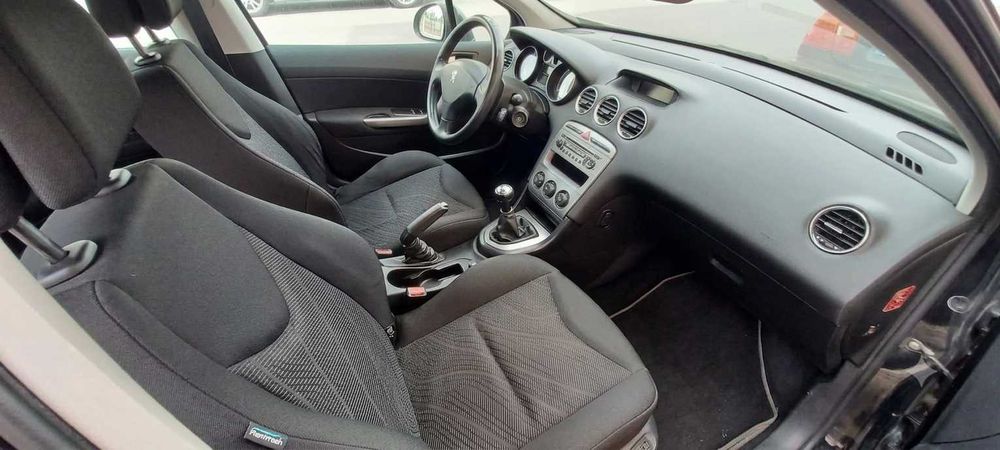Vendo Peugeot 308 em muito bom estado.