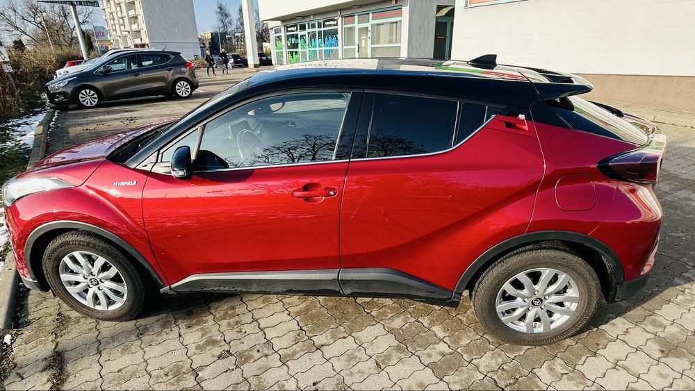 Toyota CHR  rocznik 2019 1.8 hybrid