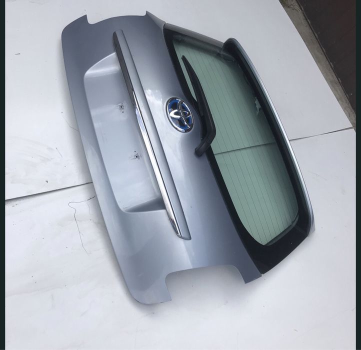 Klapa bagażnika toyota auris I hybrid E15 polift kod kakieru 1f7