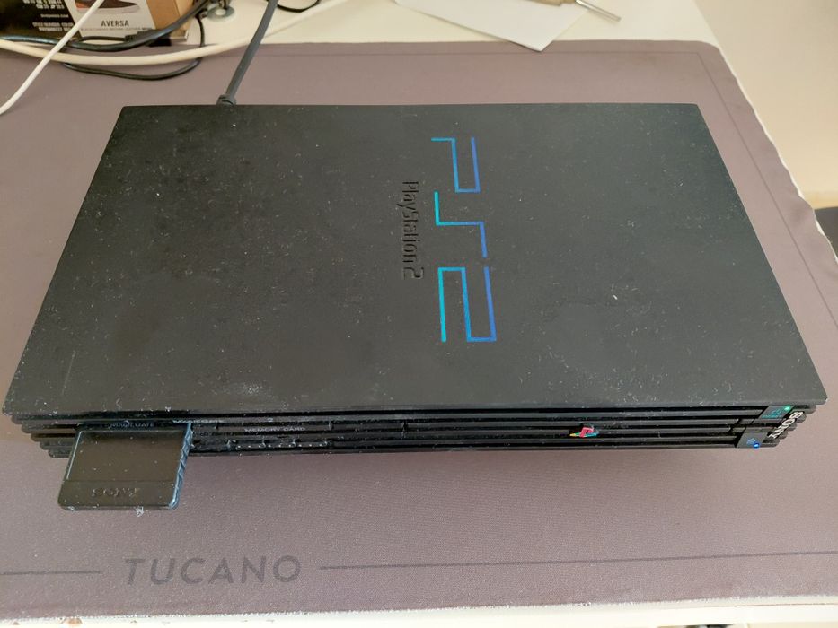 Playstation 2 e cabo de alimentação