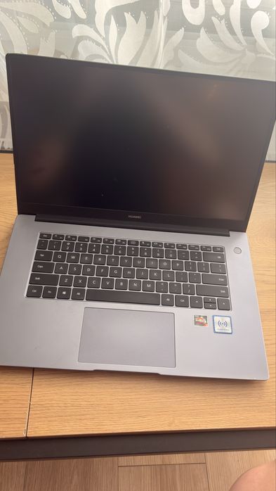 Laptop Huawei w pepni sprawny