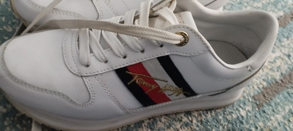 Tommy Hilfiger buty skórzane 37