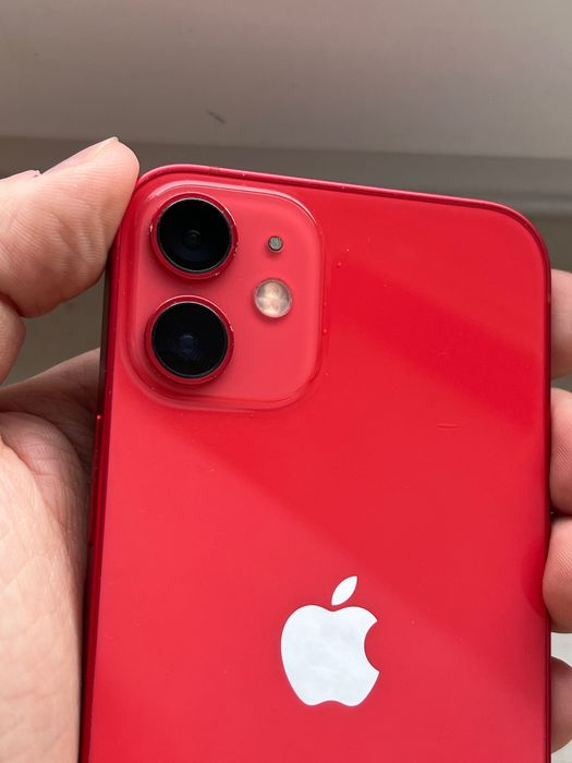 iPhone 12 mini czerwony