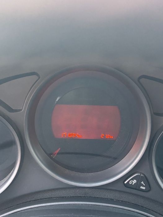 Автомобіль Citroen C4