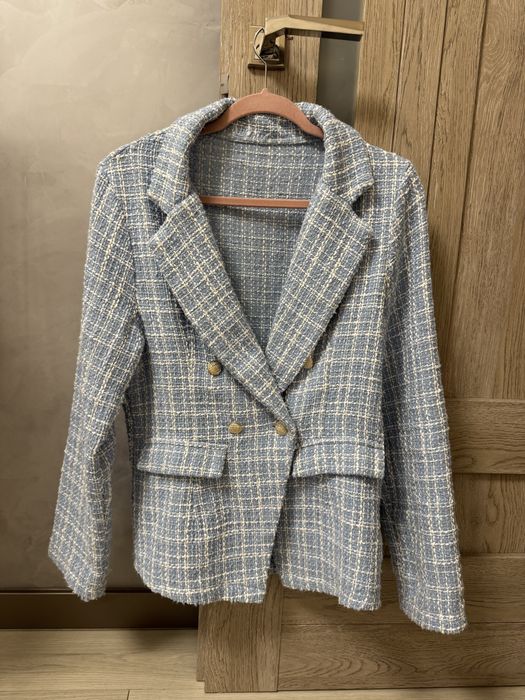 Піджак твідовий.