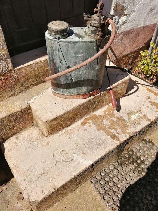 Pulverizador antigo em cobre, HIPÓLITO