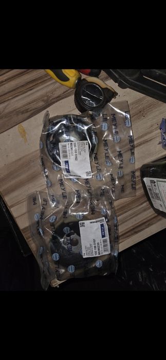 2x Poduszki Silnika AUDI A3 8P1 VW GOLF 5 1.9 TDI 2003-2010