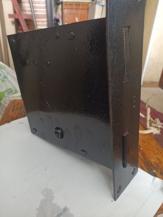 Замок для гаражних воріт.